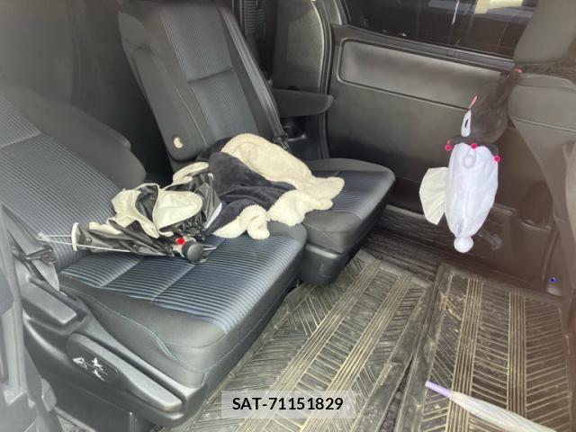 Toyota VOXY 2015-01 8782576-6
