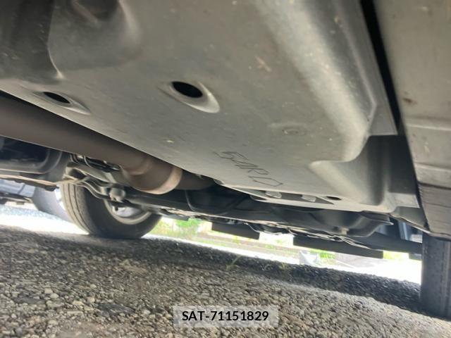 Toyota VOXY 2015-01 8782576-7