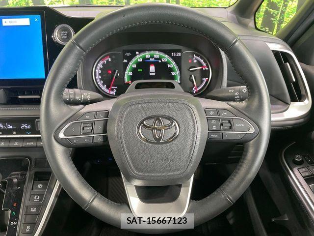 Toyota VOXY 2023-01 8782551-10