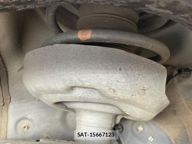 Toyota VOXY 2023-01 8782551-19