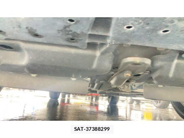 Toyota VOXY 2014-02 8782577-11