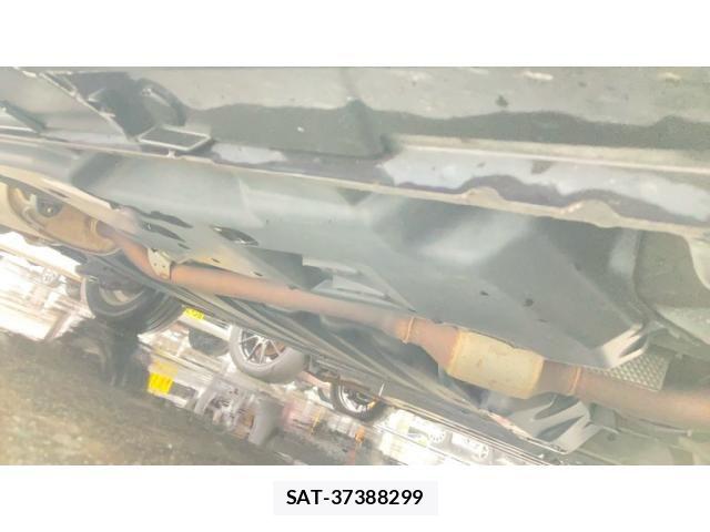 Toyota VOXY 2014-02 8782577-15