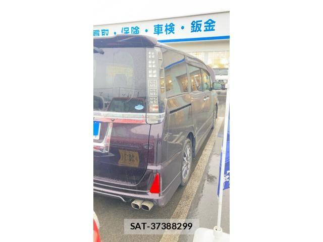 Toyota VOXY 2014-02 8782577-17