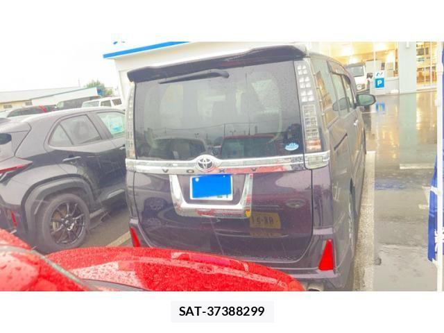 Toyota VOXY 2014-02 8782577-18