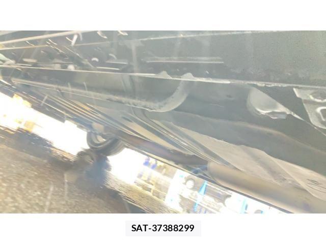 Toyota VOXY 2014-02 8782577-21