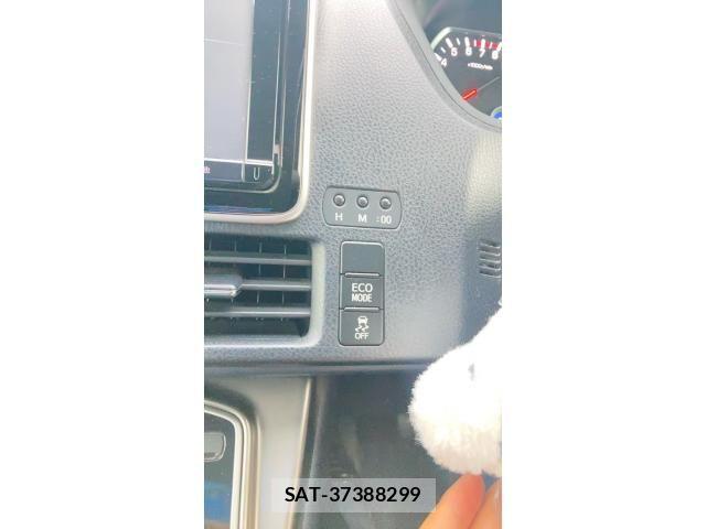 Toyota VOXY 2014-02 8782577-3