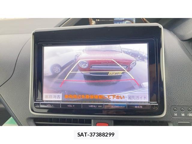 Toyota VOXY 2014-02 8782577-5