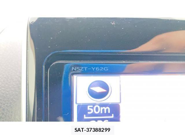 Toyota VOXY 2014-02 8782577-7