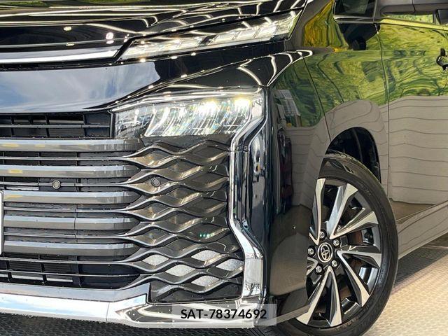 Toyota VOXY 2023-10 8782547-12