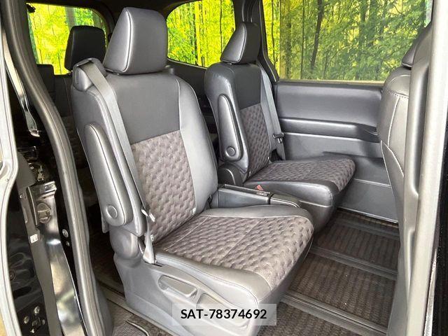 Toyota VOXY 2023-10 8782547-8