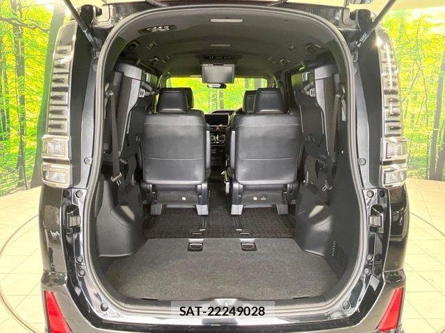 Toyota VOXY 2021-01 8782552-10