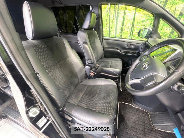 Toyota VOXY 2021-01 8782552-7