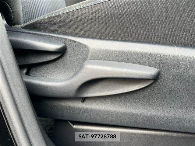 Toyota VOXY 2017-05 8782572-24