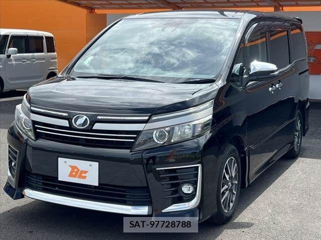 Toyota VOXY 2017-05 8782572-7