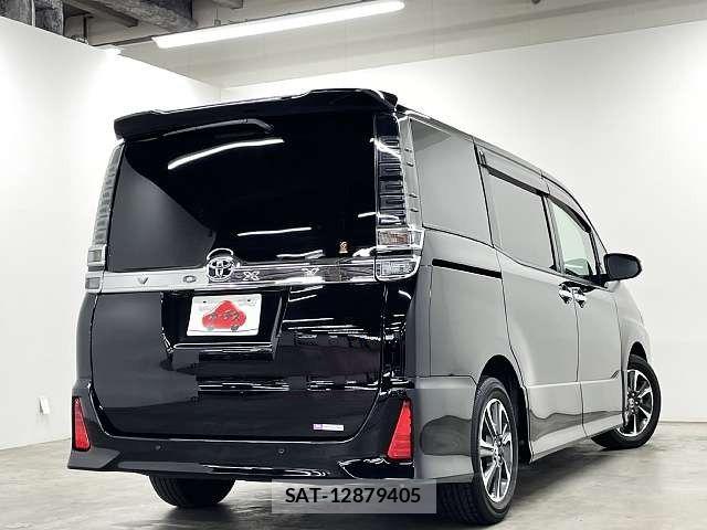 Toyota VOXY 2021-08 8782554-2