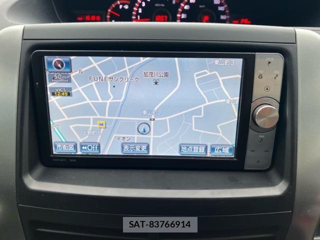 Toyota VOXY 2011-12 8782578-9