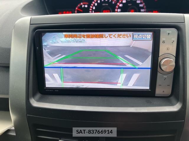 Toyota VOXY 2011-12 8782578-10