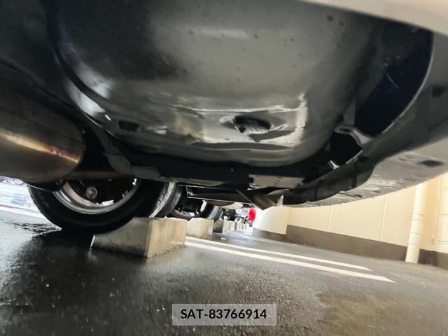 Toyota VOXY 2011-12 8782578-15