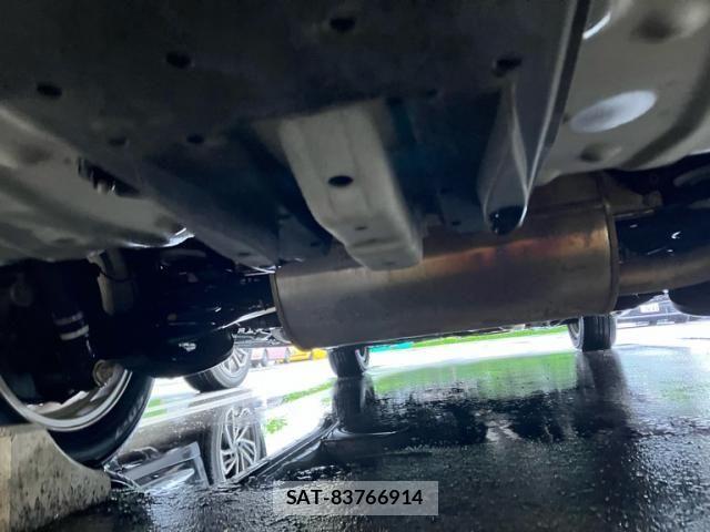 Toyota VOXY 2011-12 8782578-16
