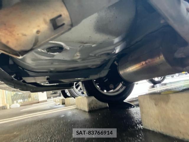 Toyota VOXY 2011-12 8782578-17