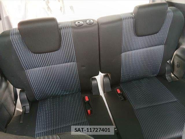 Toyota VOXY 2015-11 8782571-12
