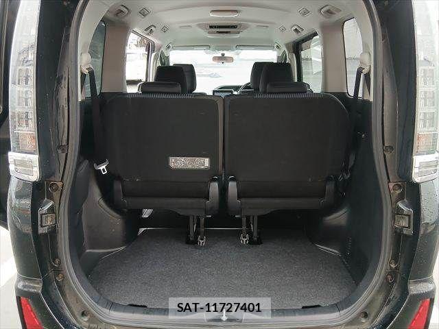 Toyota VOXY 2015-11 8782571-13