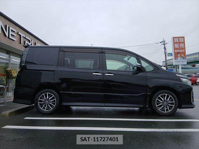 Toyota VOXY 2015-11 8782571-19