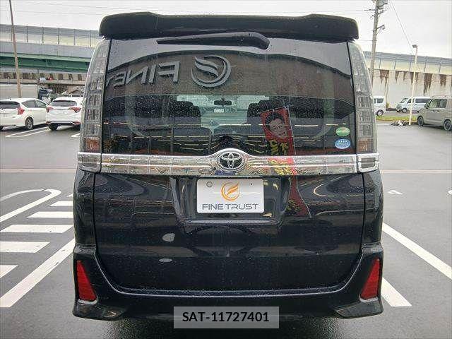 Toyota VOXY 2015-11 8782571-21