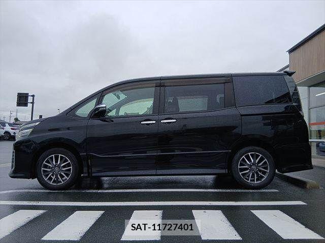 Toyota VOXY 2015-11 8782571-23