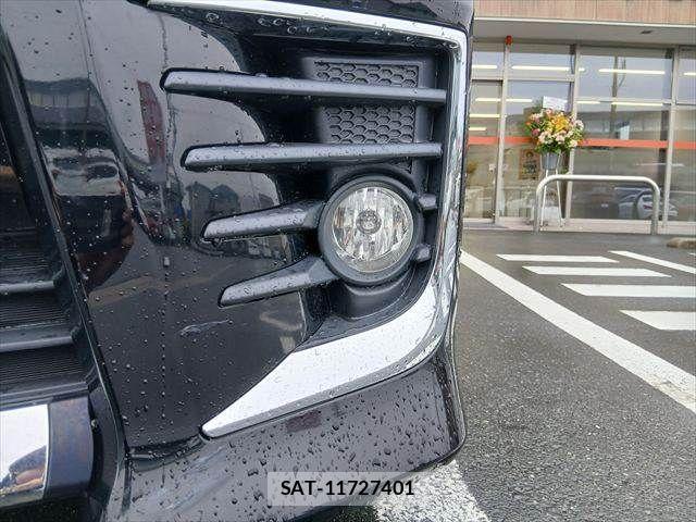 Toyota VOXY 2015-11 8782571-25