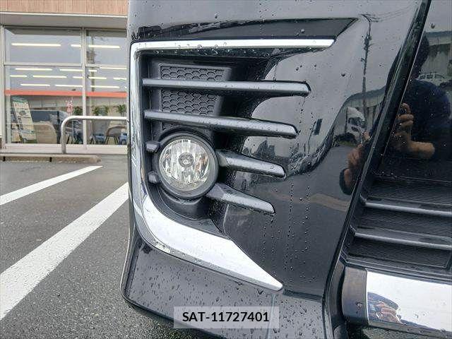 Toyota VOXY 2015-11 8782571-27