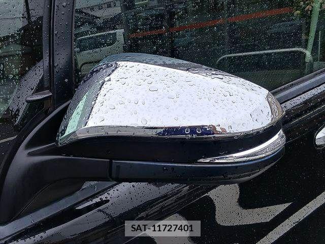 Toyota VOXY 2015-11 8782571-28