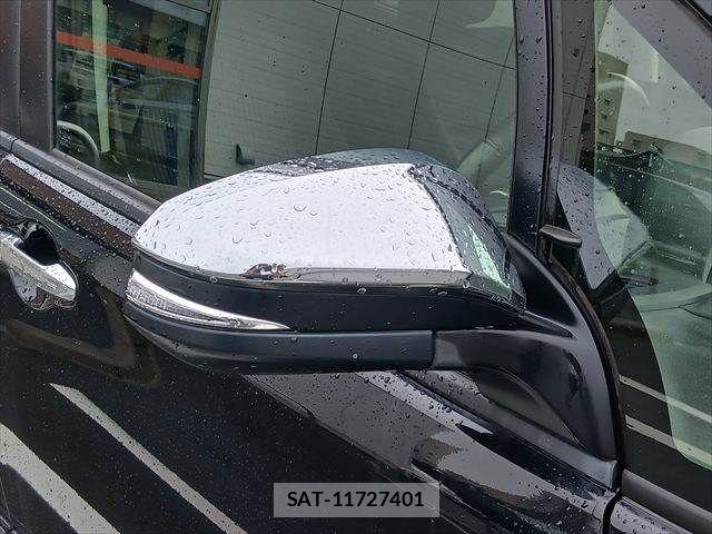 Toyota VOXY 2015-11 8782571-29