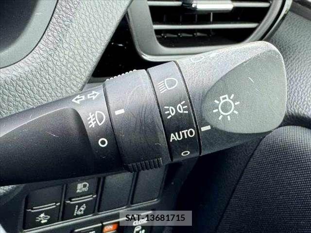 Toyota VOXY 2018-03 8782568-6