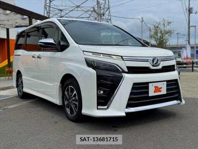 Toyota VOXY 2018-03 8782568-7