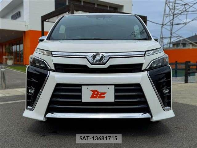 Toyota VOXY 2018-03 8782568-8