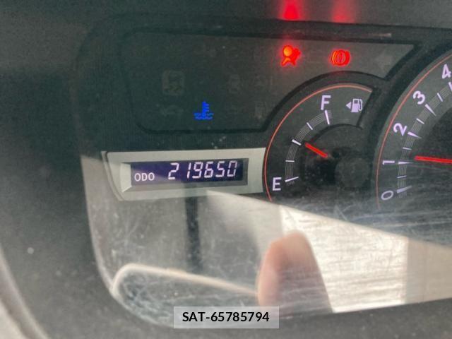 Toyota VOXY 2007-11 8782580-15