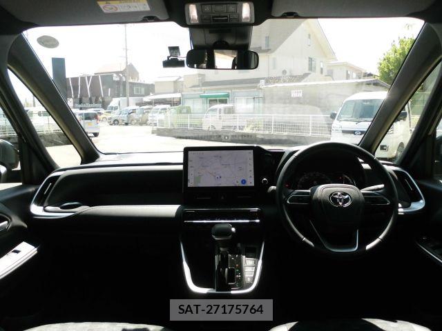 Toyota VOXY 2024-07 8782550-10