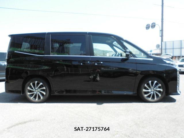 Toyota VOXY 2024-07 8782550-6