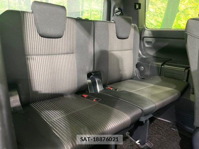 Toyota VOXY 2019-01 8782573-9