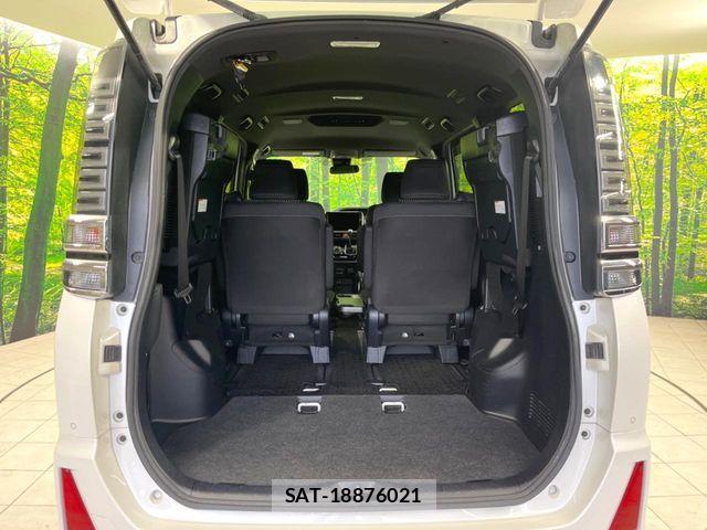Toyota VOXY 2019-01 8782573-10