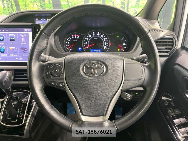 Toyota VOXY 2019-01 8782573-11