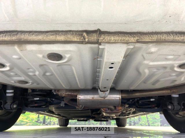 Toyota VOXY 2019-01 8782573-18