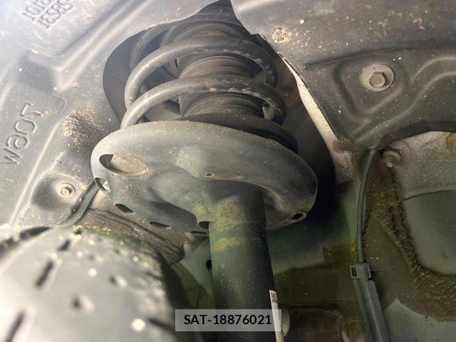 Toyota VOXY 2019-01 8782573-19