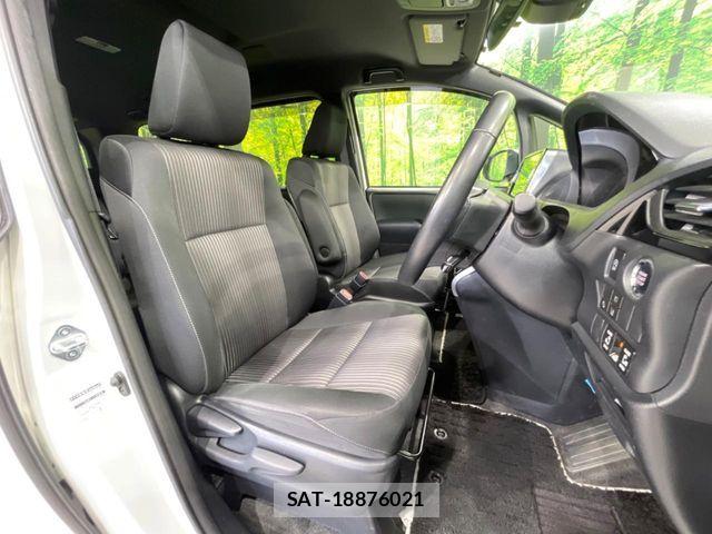 Toyota VOXY 2019-01 8782573-7