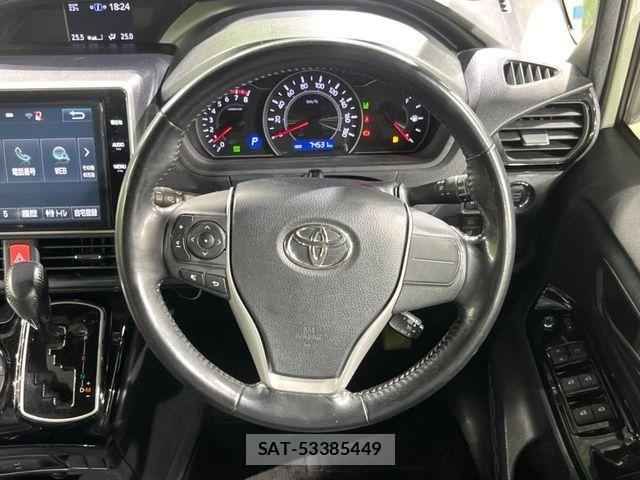 Toyota VOXY 2017-08 8782569-11