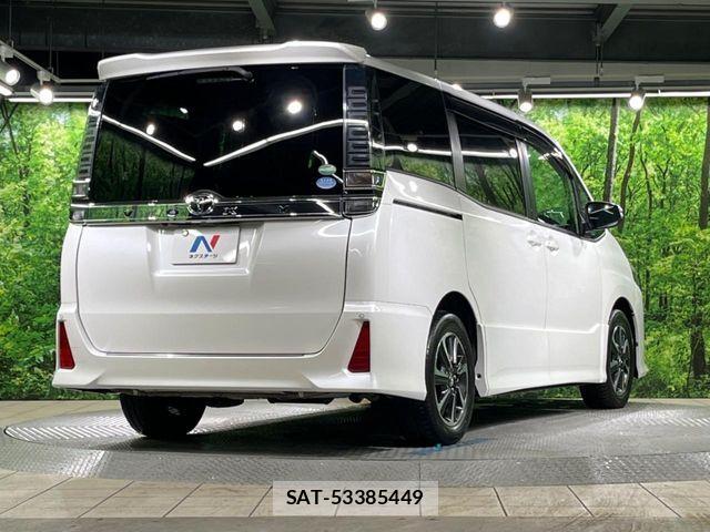 Toyota VOXY 2017-08 8782569-17