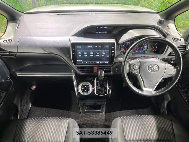 Toyota VOXY 2017-08 8782569-1