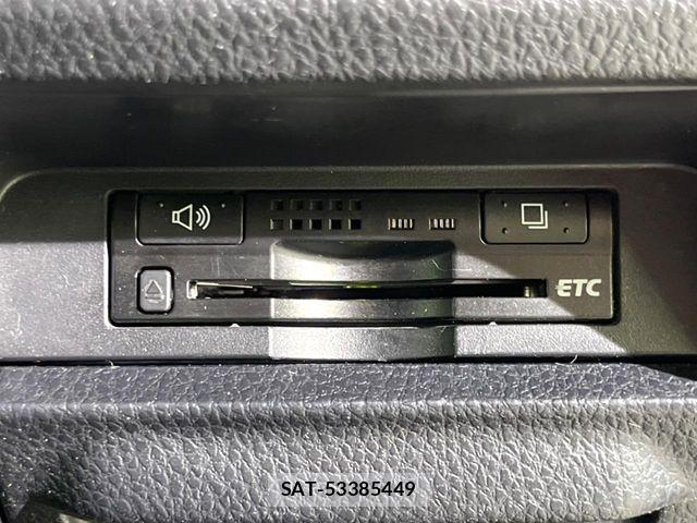 Toyota VOXY 2017-08 8782569-5