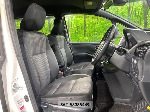 Toyota VOXY 2017-08 8782569-7